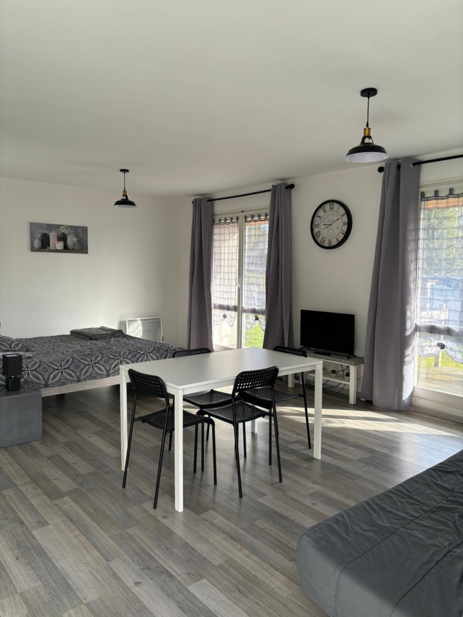 Studio Albert Avec Terrasse A Proximite De Мец Екстер'єр фото