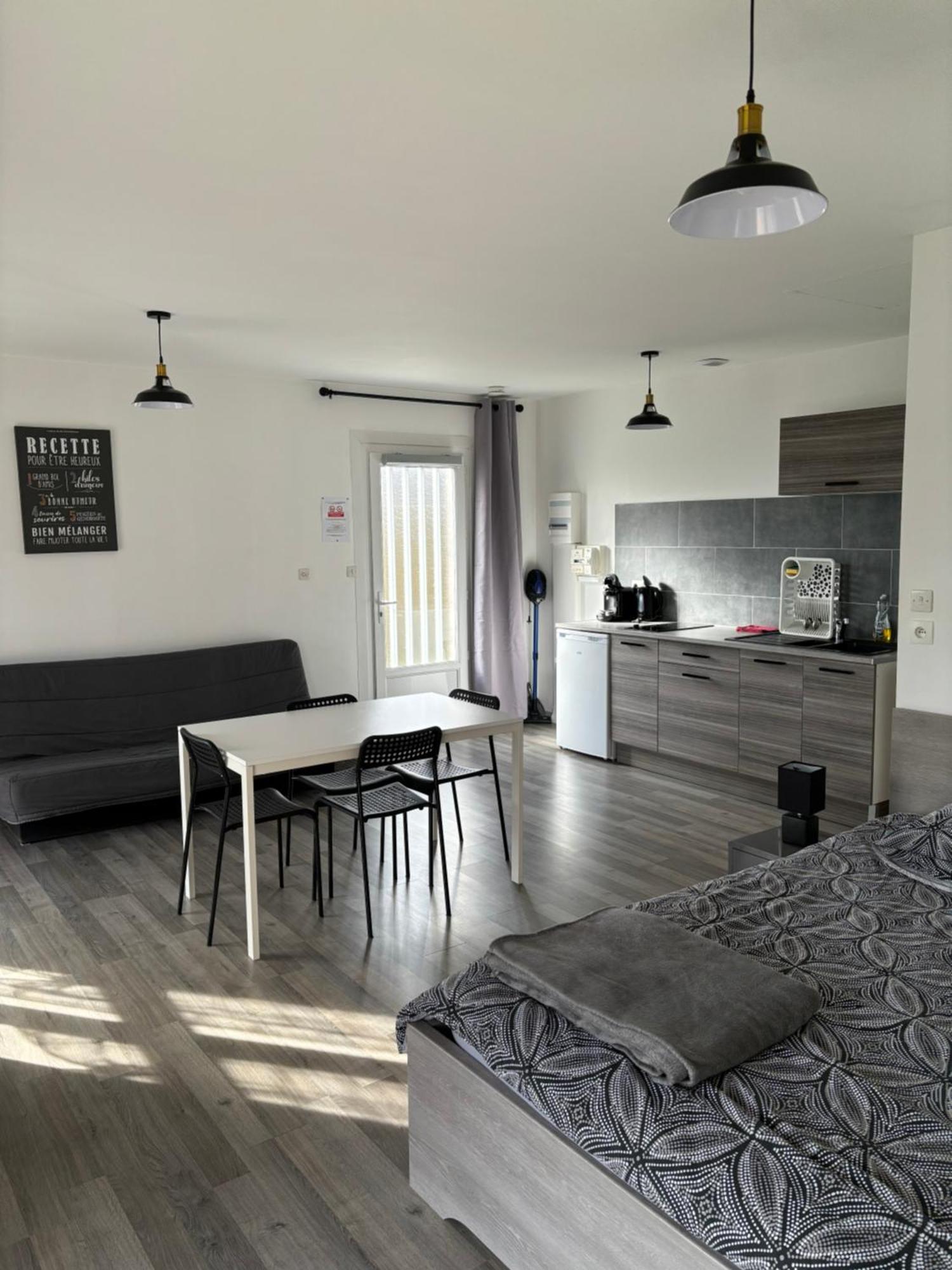 Studio Albert Avec Terrasse A Proximite De Мец Екстер'єр фото